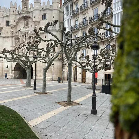 Apartment El Escondite De La Catedral Vivienda De Uso Turistico Vut 09-612 Burgos