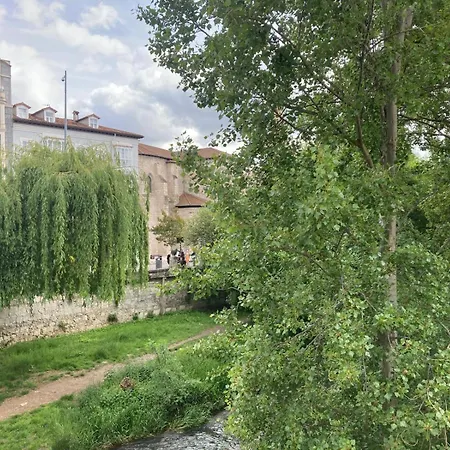 Apartment El Escondite De La Catedral Vivienda De Uso Turistico Vut 09-612 Burgos